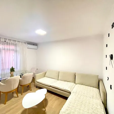 Aura Center *